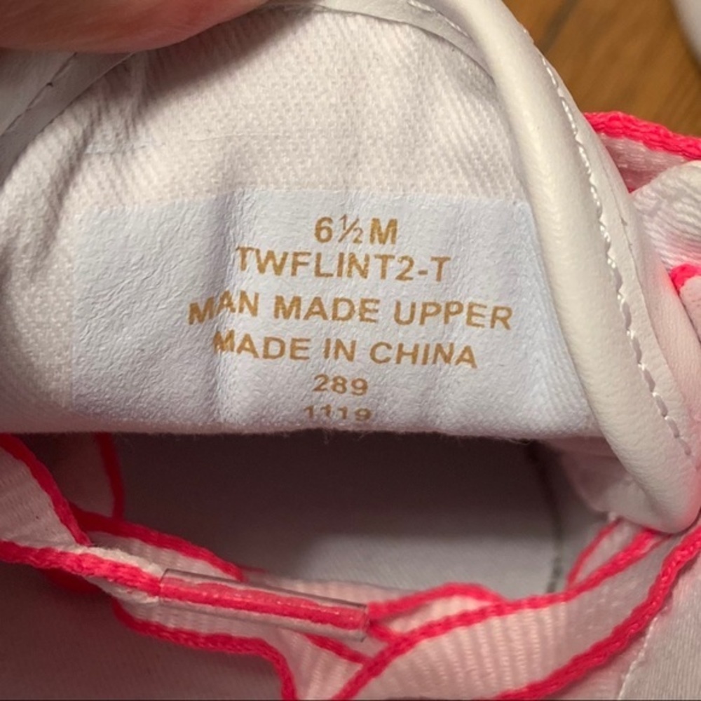 NWOT Tommy Hilfiger Flint 2 Hot Pink/White… - Picture 10 of 16